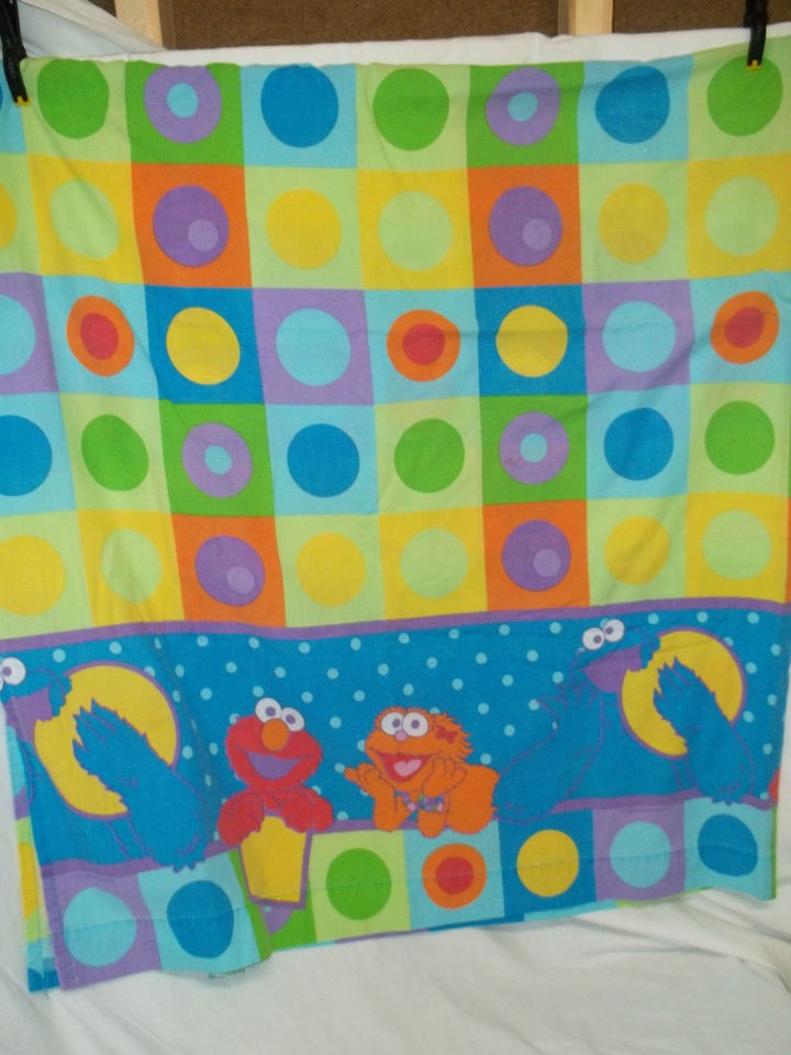 Sesame Street Twin Size Flat Sheet (Cookie Monster, Elmo & Zoe)