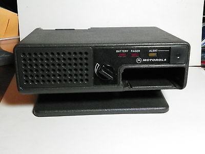 MOTOROLA NRN4985B MINITOR II, DIRECTOR II PAGER AMPLIFIER/CHARGER with 