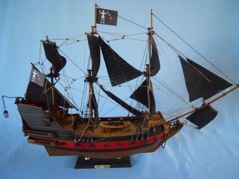 Blackbeards Pirate Ship, Queen Anns Revenge, 24  Limited Edition 