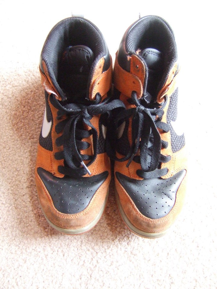   Mens Nike Black & Orange Suede High Top Sneakers Shoes Size 8 Retro