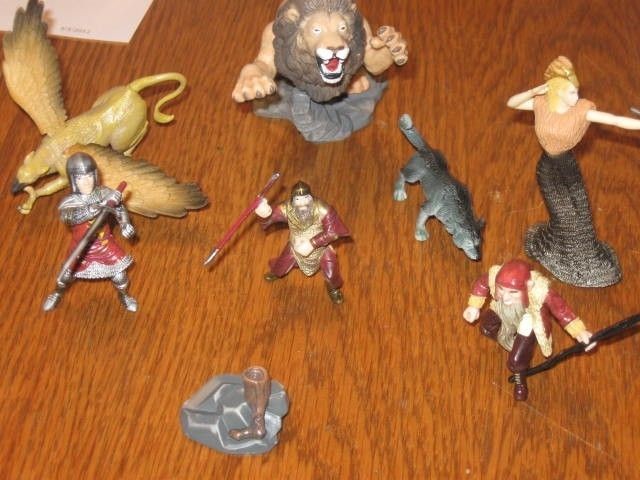   of Narnia Deluxe Battle Pack Disney Walden Hasbro PVC Figures lot 8