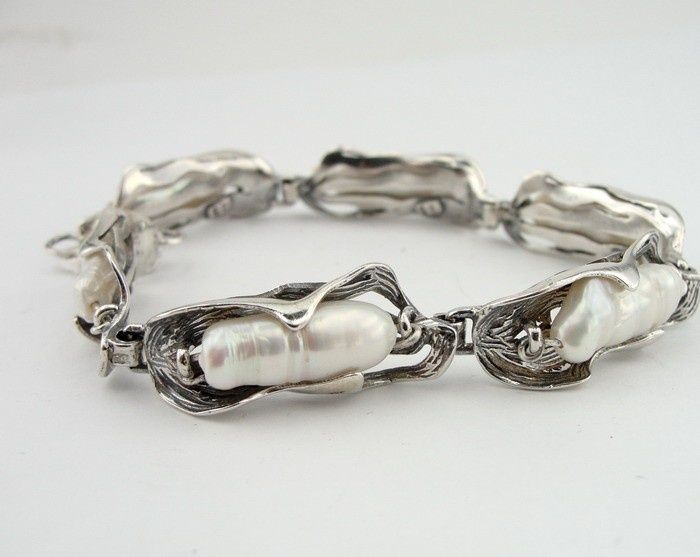 Stunning Artisan Sterling Silver Fresh Water Pearl Bracelet s B2039S 