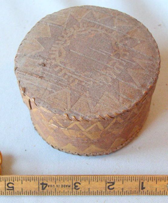 RARE DECORATED BIRCH BARK BOX EASTERN NATIVE AMERICAN WOODLANDS EARLY 
