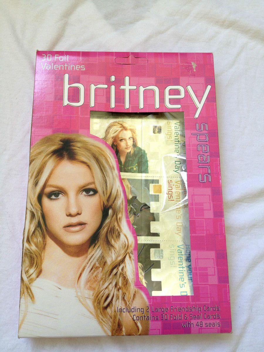 BRITNEY SPEARS VALENTINES DAY CARDS BRAND NEW, NEVER OPENED 30FOIL 