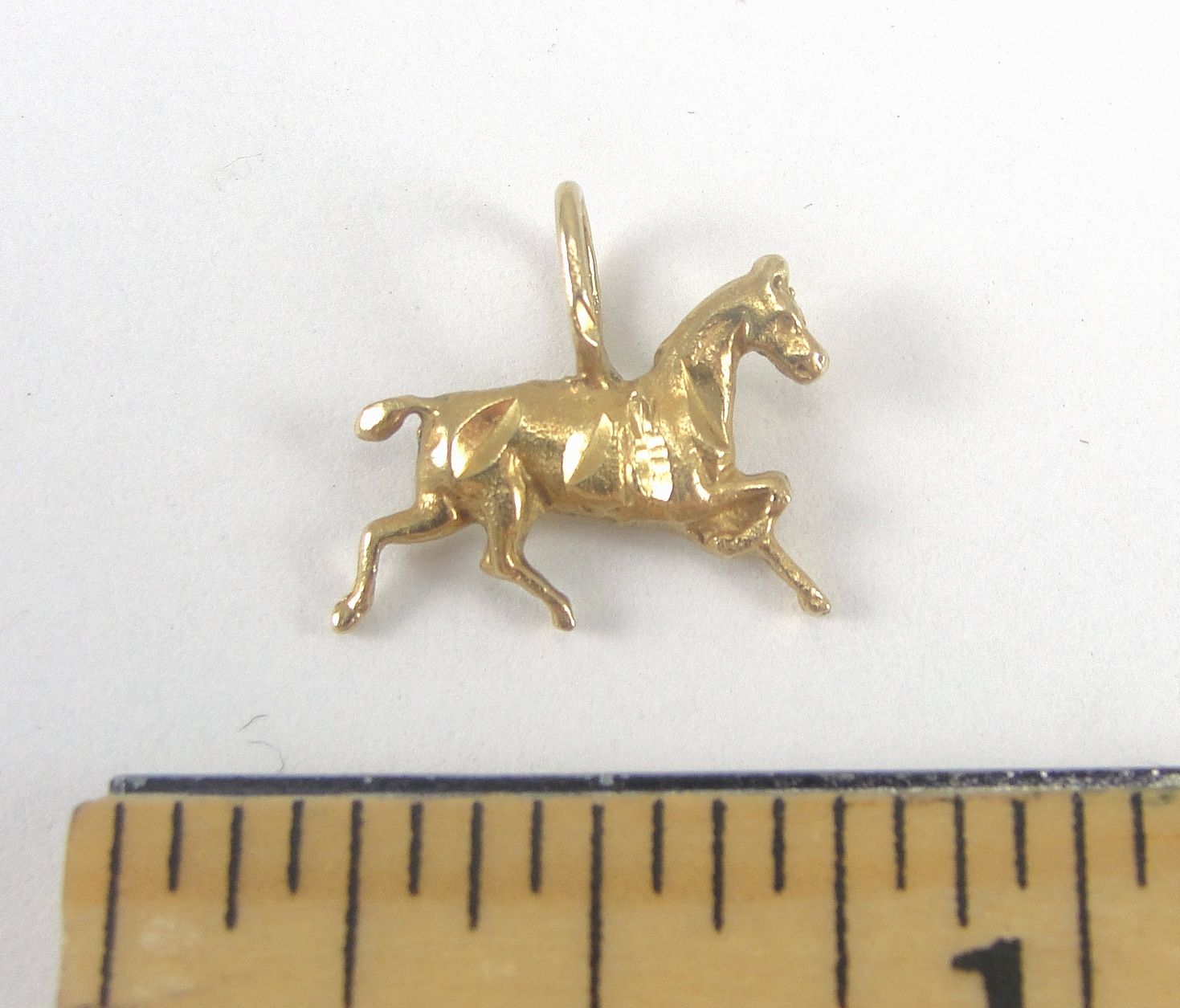 14K Yellow Gold Pendant Charm Horse Trotting Small 9/16 Inch Wide 1/2 