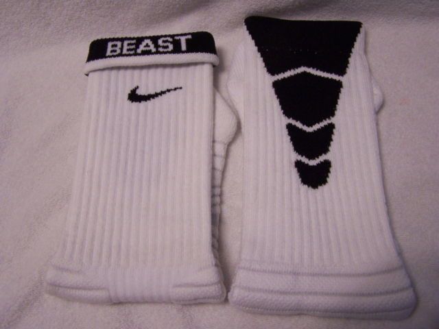 NEW Custom NIKE Football ELITE BCS Socks   White and Black   XL (12 15