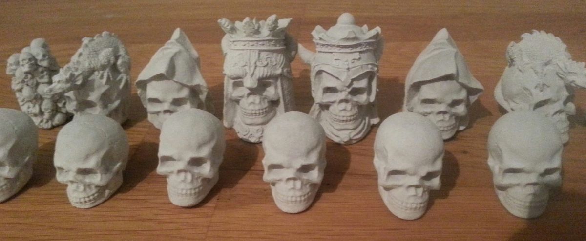  Gothic Skulls Fantasy Chess Set Full Set 32 Pieces Collectable