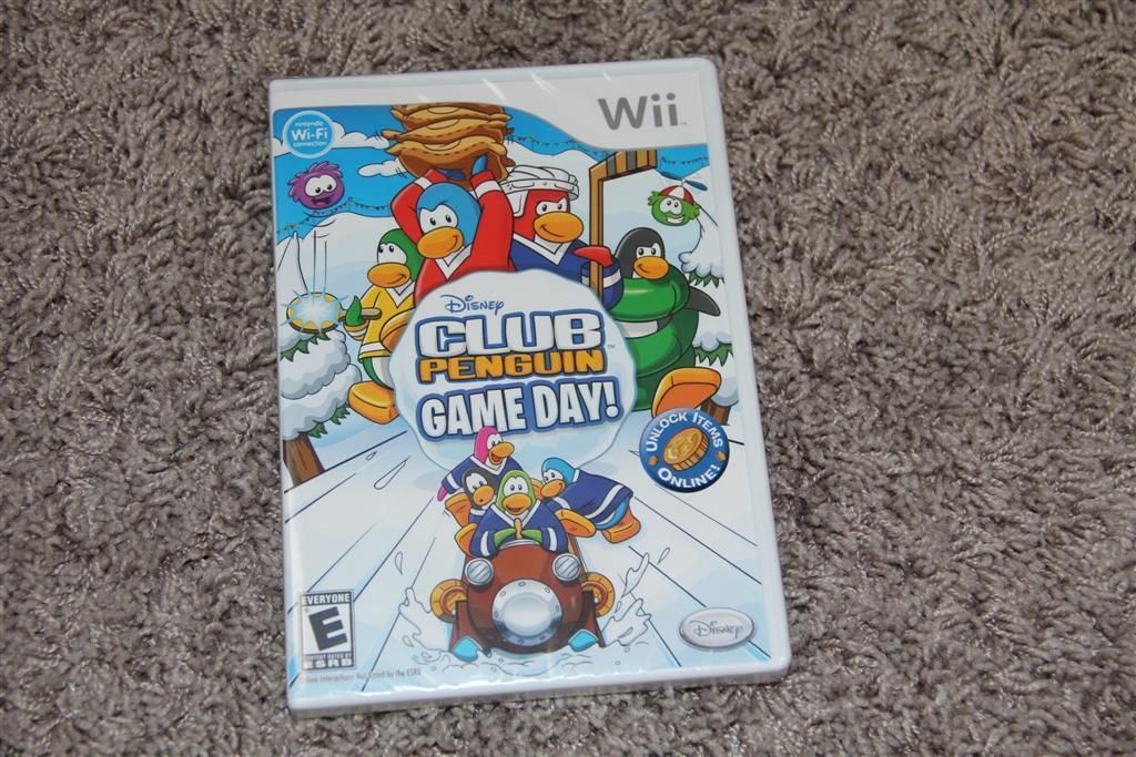 Club Penguin Game Day Wii 2010 New SEALED 712725017088