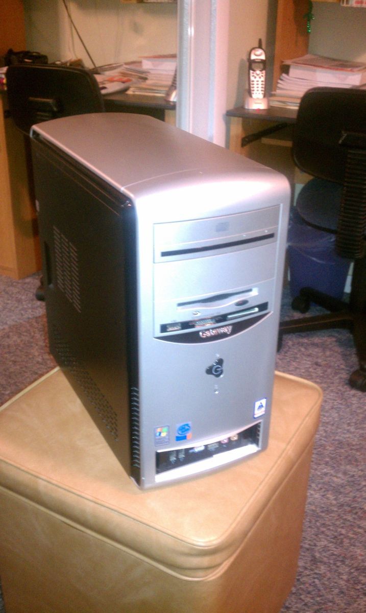 Gateway 5310 Desktop PC 3.06 GHz Intel® Pentium® 4 processor