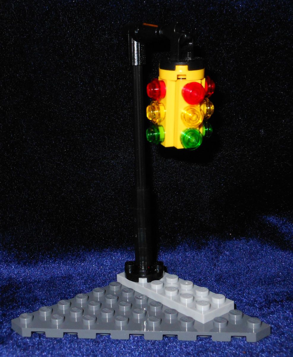  LEGO City 3 Way Traffic Light Posts for Town Street Corner Gotham City