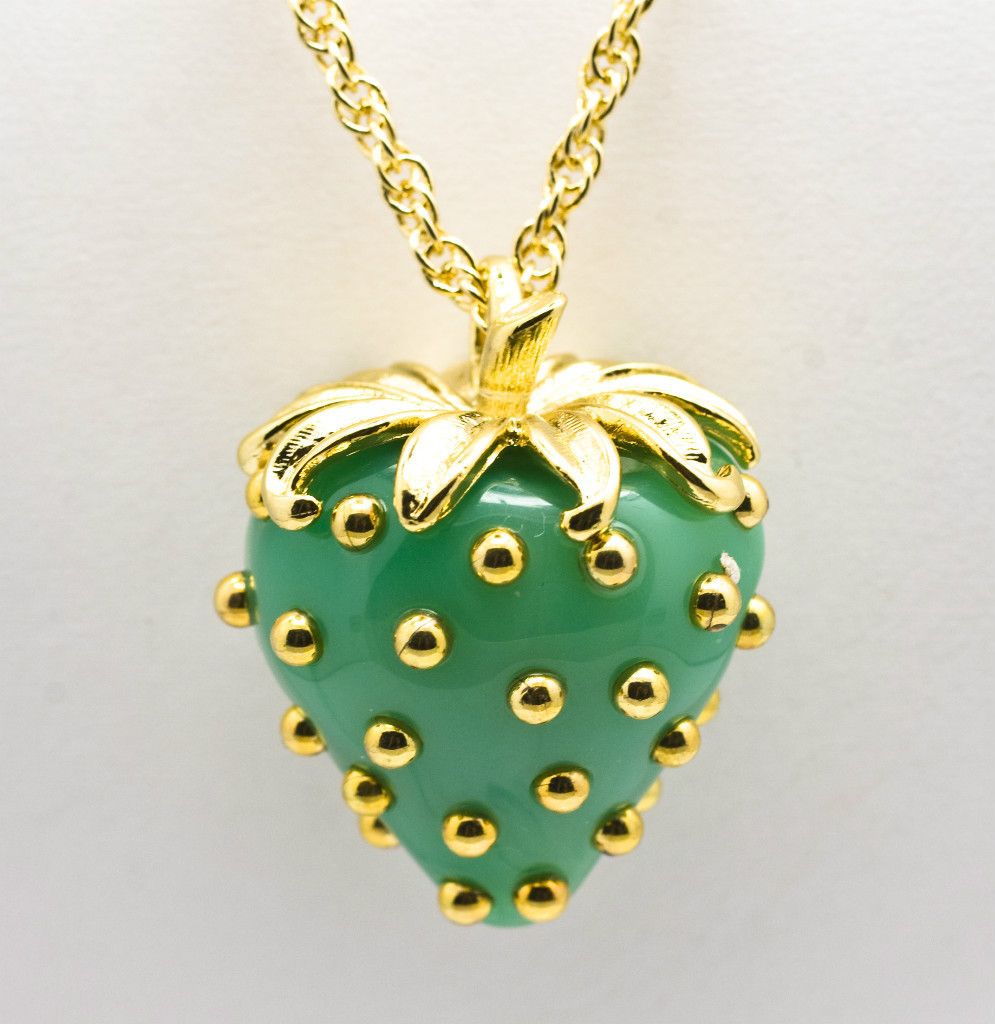 Kenneth Jay Lane Green Jade Studded Strawberry Pendant Necklace New