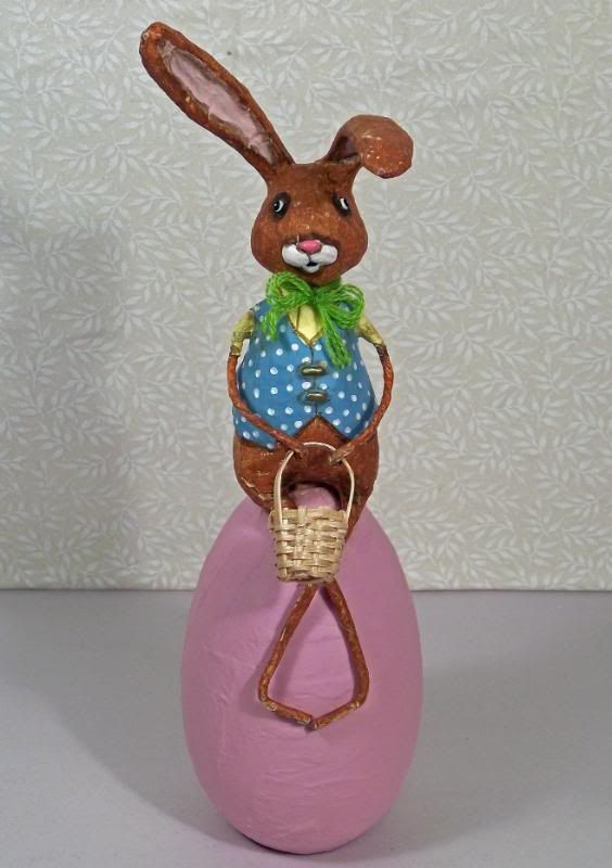 Folk Art Easter Bunny Hooper Figurine Lori Mitchell New 21354