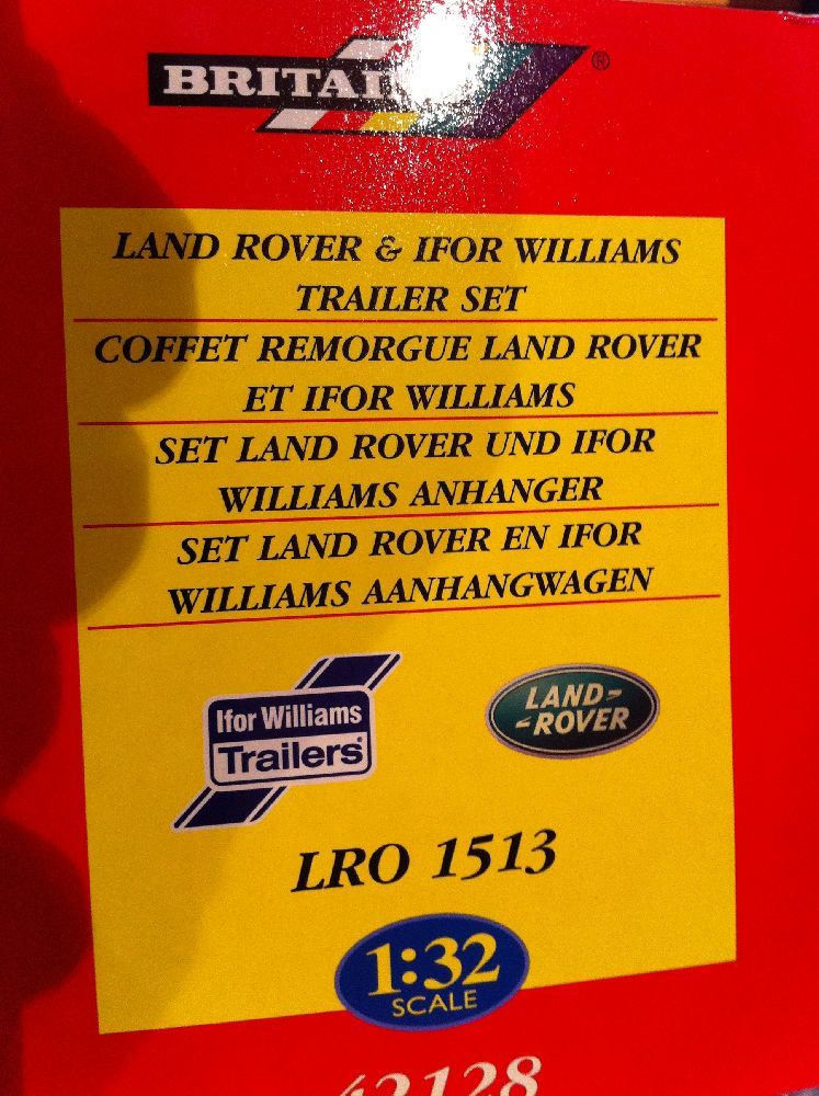 Britains Ertl 42128 Land Rover Ifor Williams Livestock Trailer Set