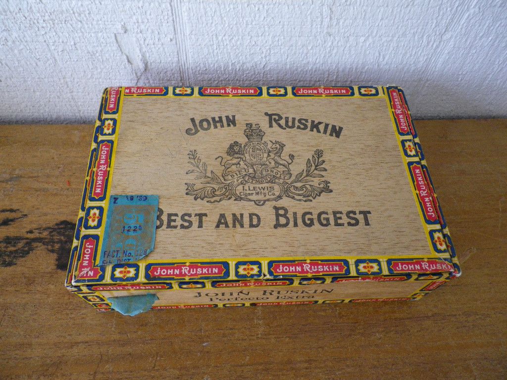 John Ruskin Perfecto Extra Wooden Cigar Box Collectible  