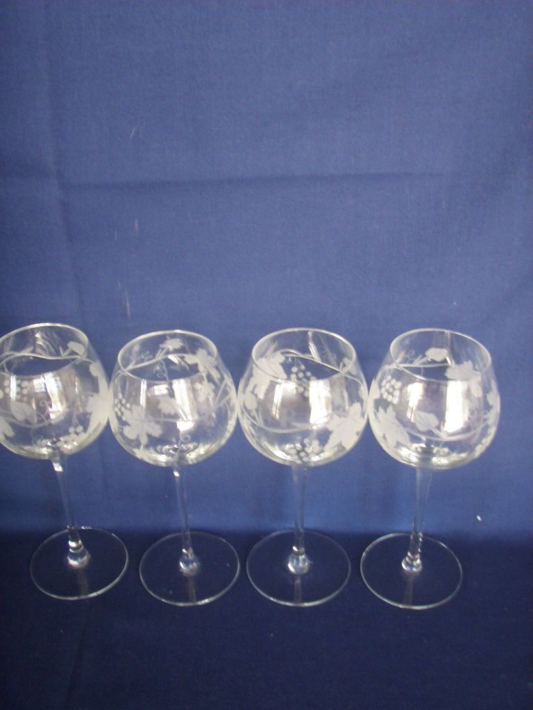 ANTIQUE 4 WINE ROEMER GLASS CLEAR CUT CRYSTAL GLASS GRAPE LEAF PATTERN