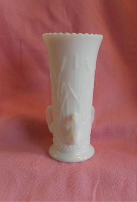 Vintage Westmoreland Milk Glass Vase with 3 Swans 7.5 high