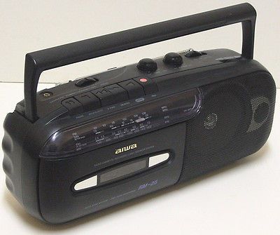 vintage AIWA RM 25H 4 Band Boombox Perfect 120 V / 240 V Handy Perfect