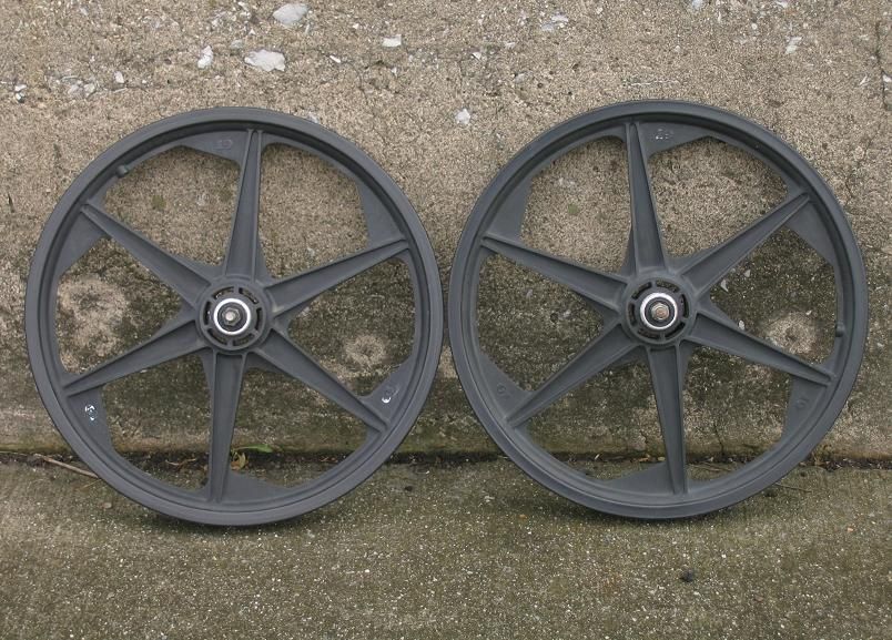 Old School BMX GT 6 Spoke Mag Wheels from 1988 Performer Black Used